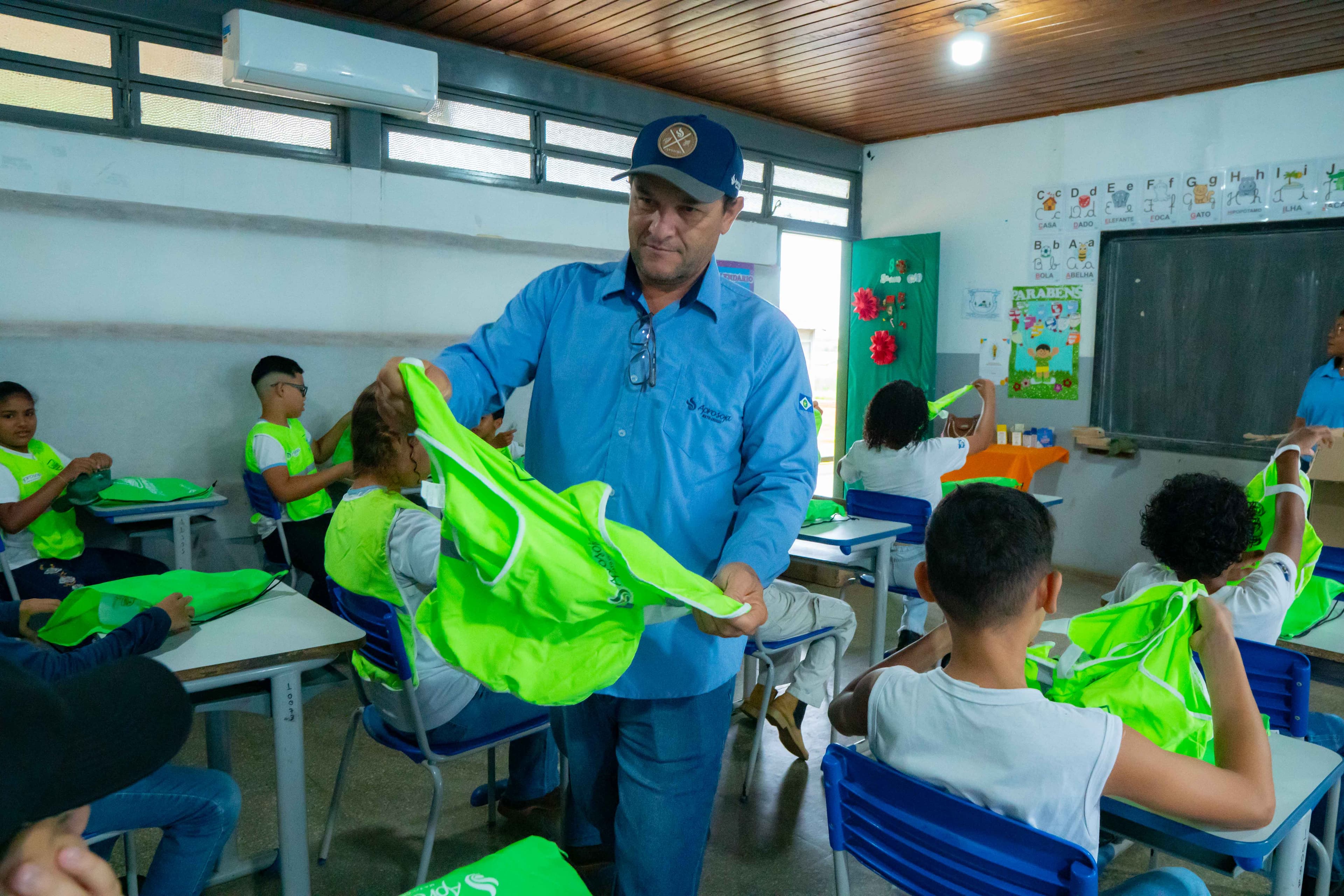 Alunos conhecem fazenda em São José do Rio Claro através do programa Futuro em Campo