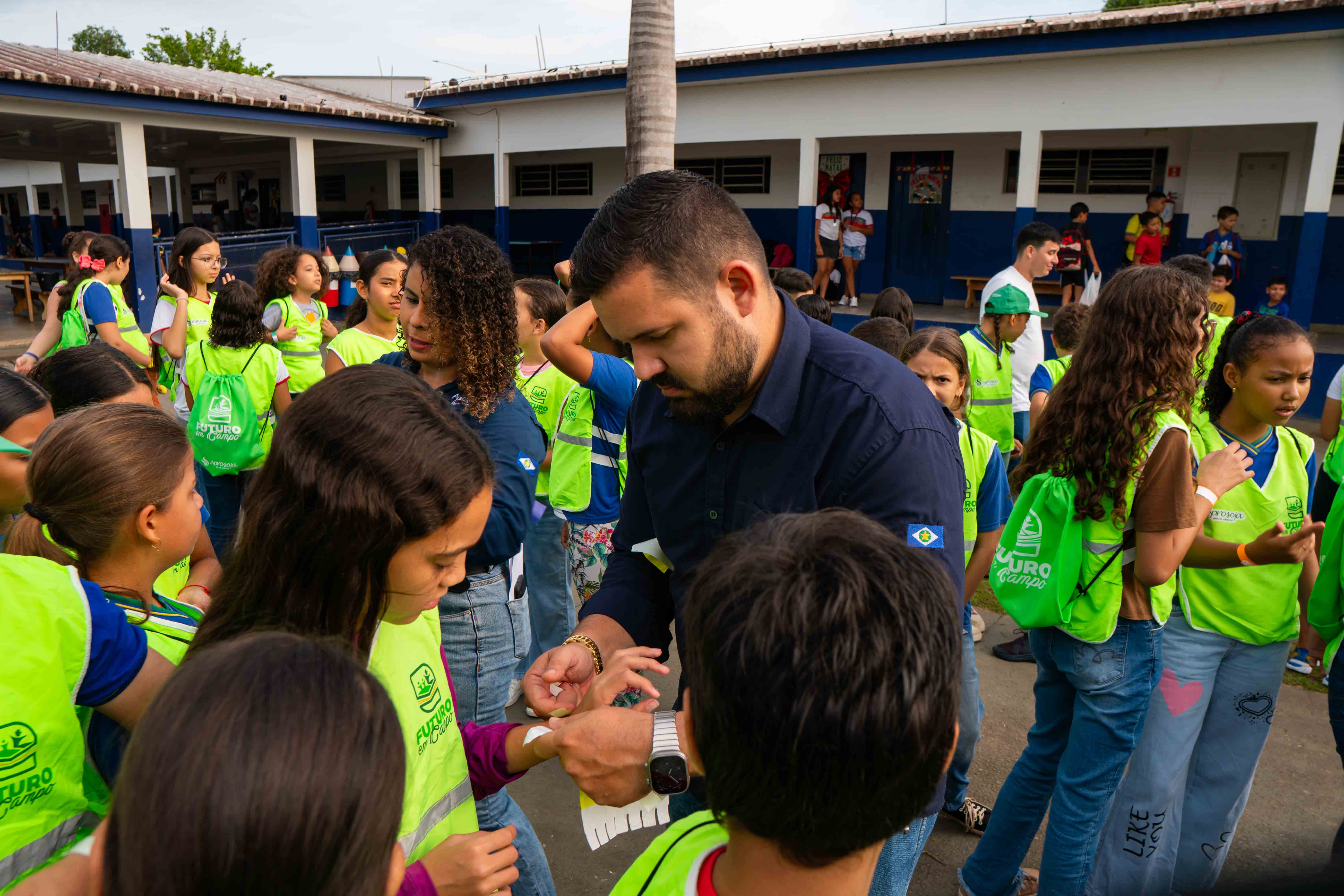 Última edição do Futuro em Campo 2025 leva crianças para vivência no agro em Juara